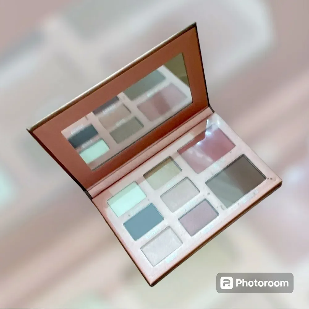 Mally Glow Get 'Em Girl Eye & Cheek Palette New 0.52 oz / 14.8 g
